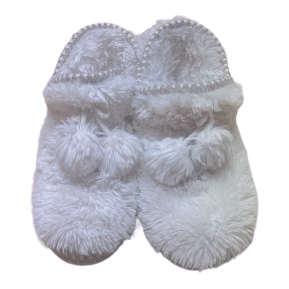 Muk Luks Short Bootie White Slippers Lined Hard Sole - Picture 3 of 7